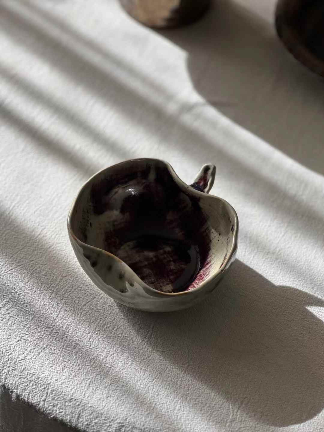 Small Apple-shaped Ceramic Bowl