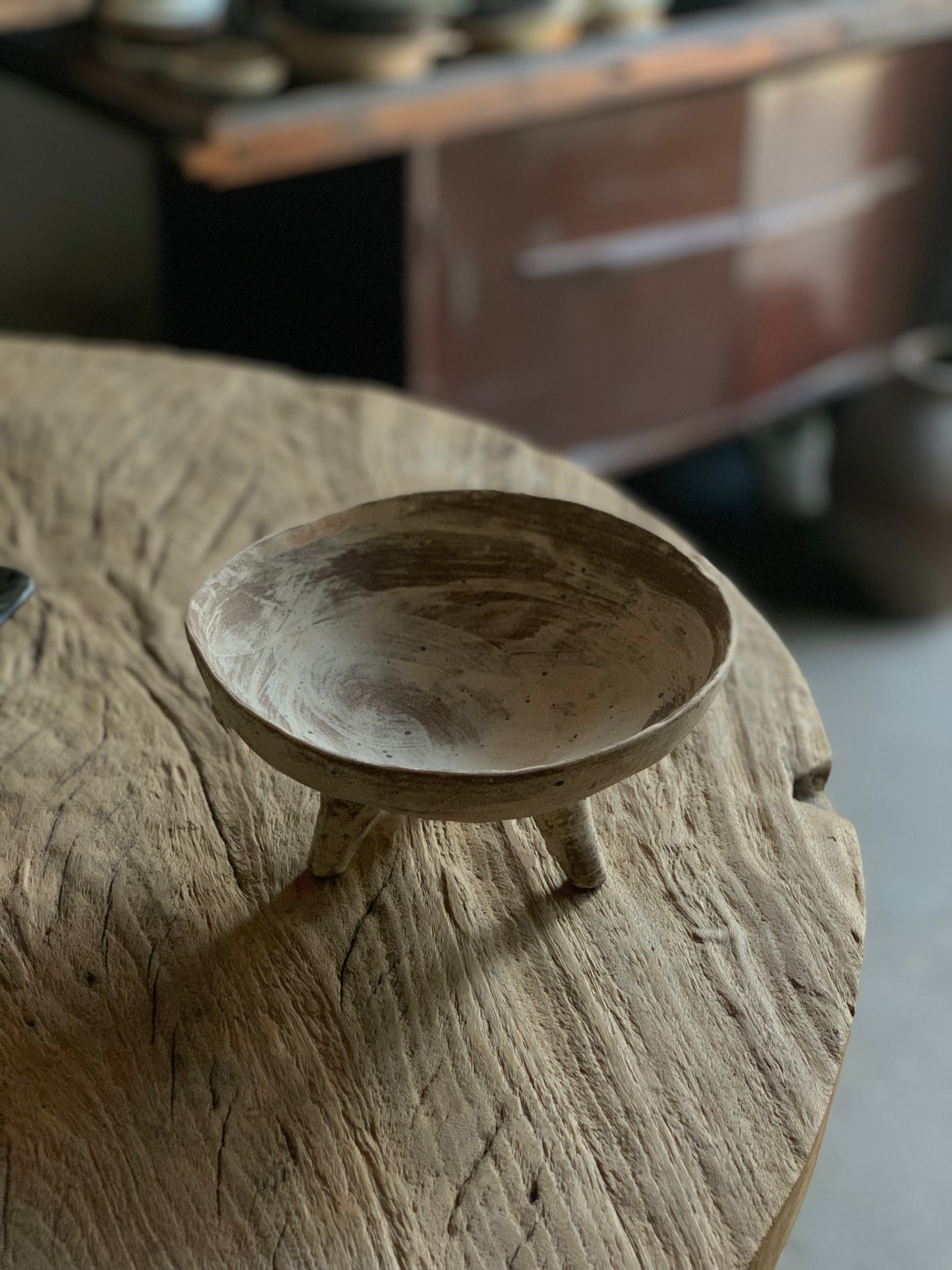 Handcrafted Ceramic Tripod Small Fruit Plate