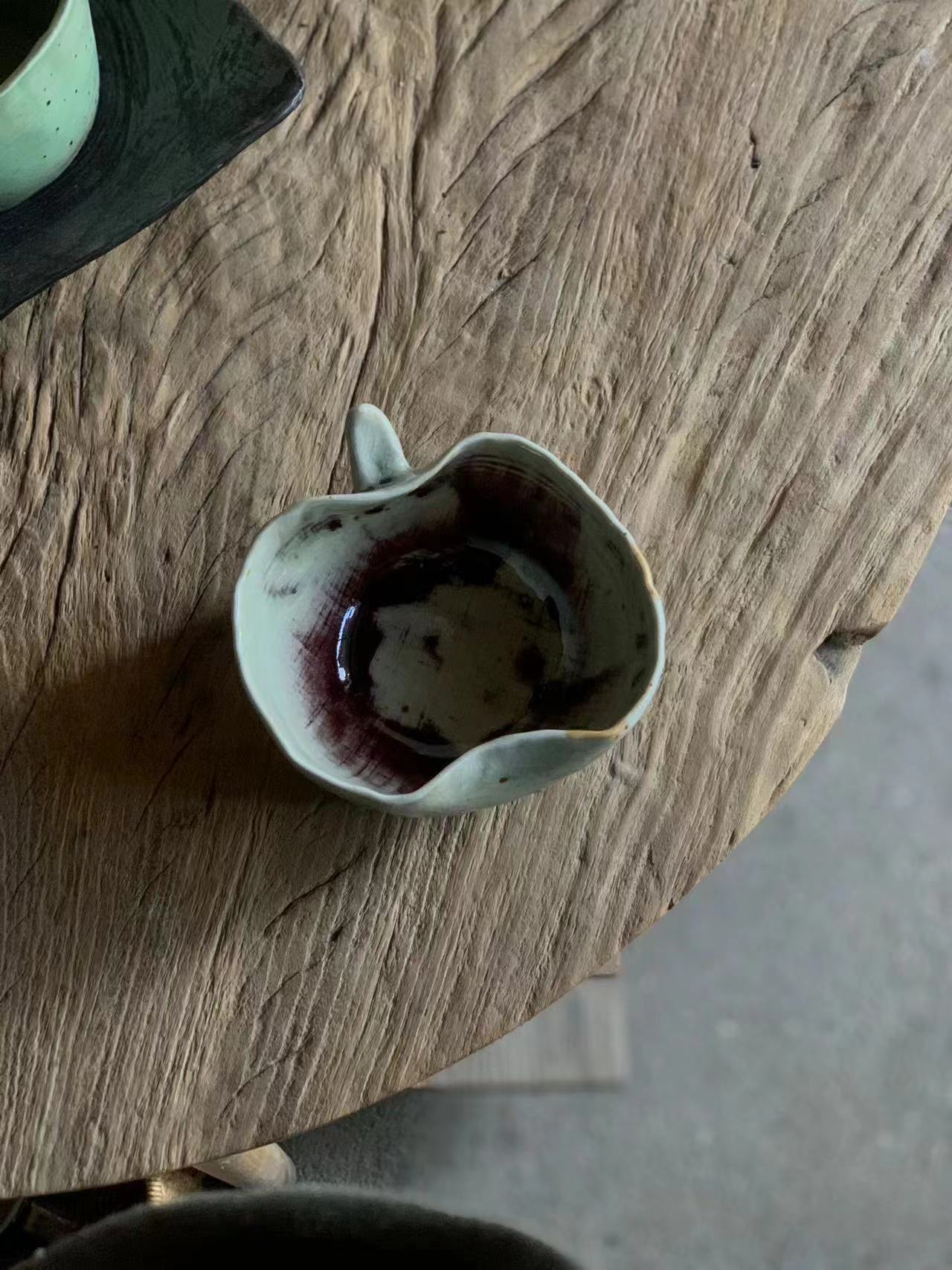 Small Apple-shaped Ceramic Bowl