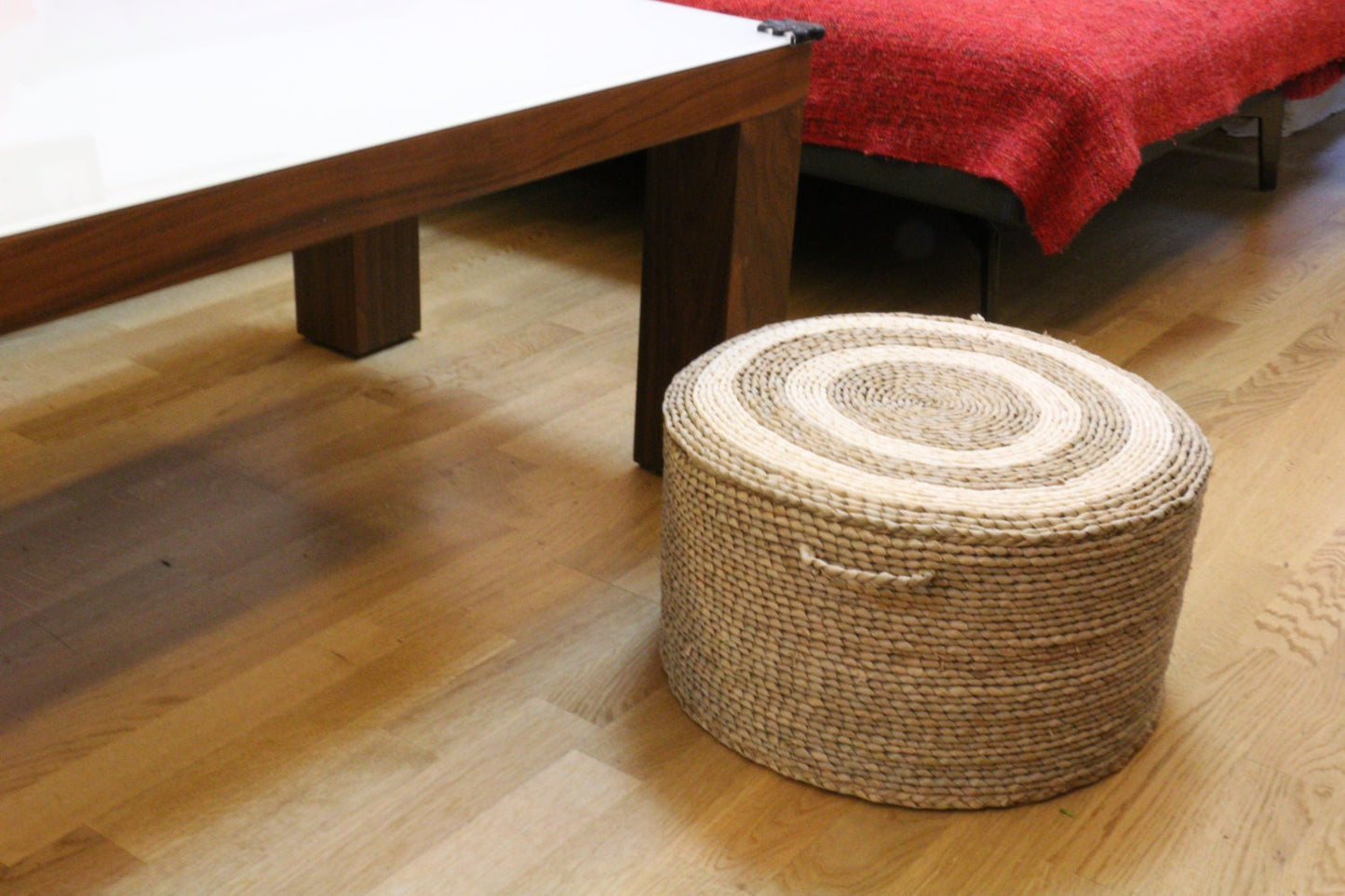 Round straw floor cushion floor pouf