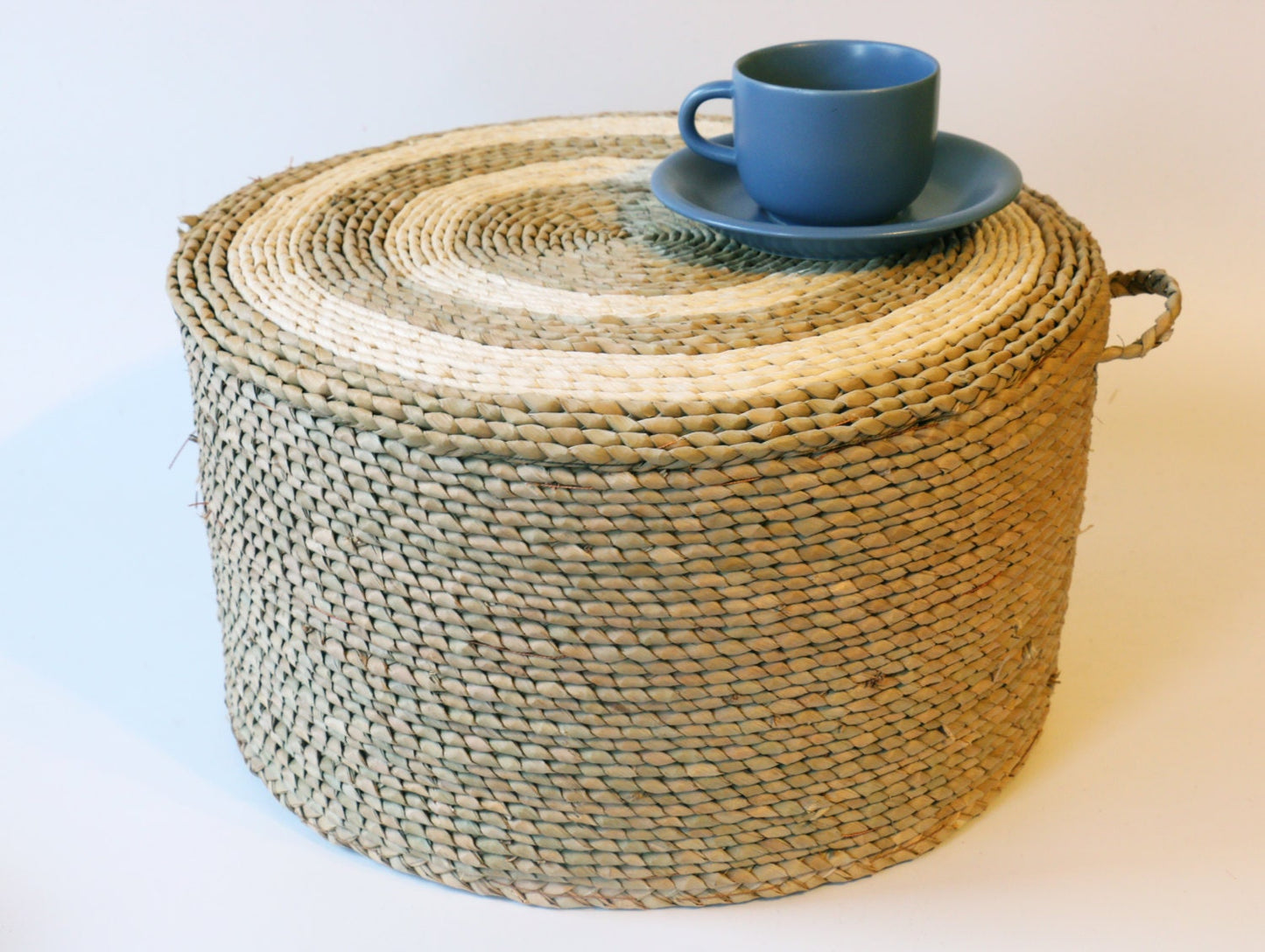 Round straw floor cushion floor pouf