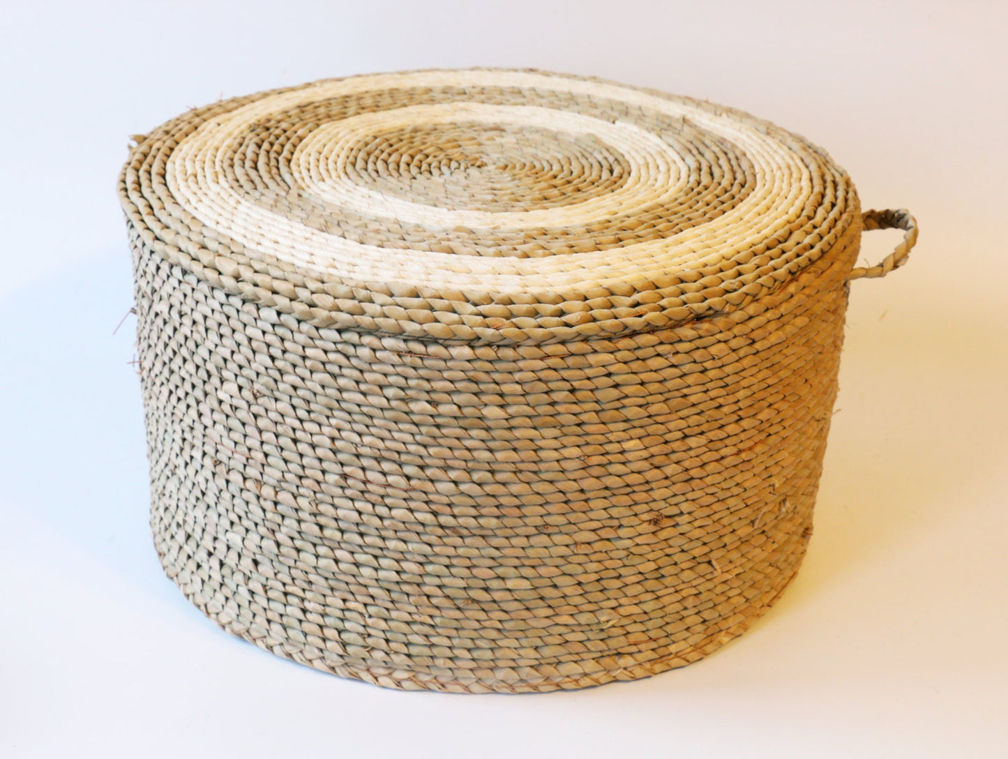 Round straw floor cushion floor pouf