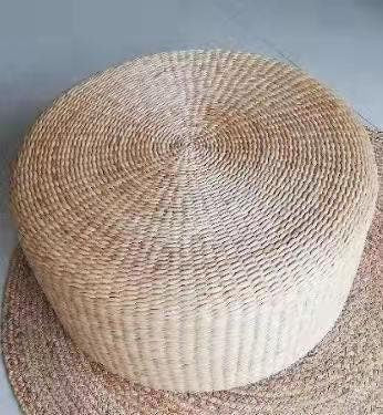 Round straw floor cushion