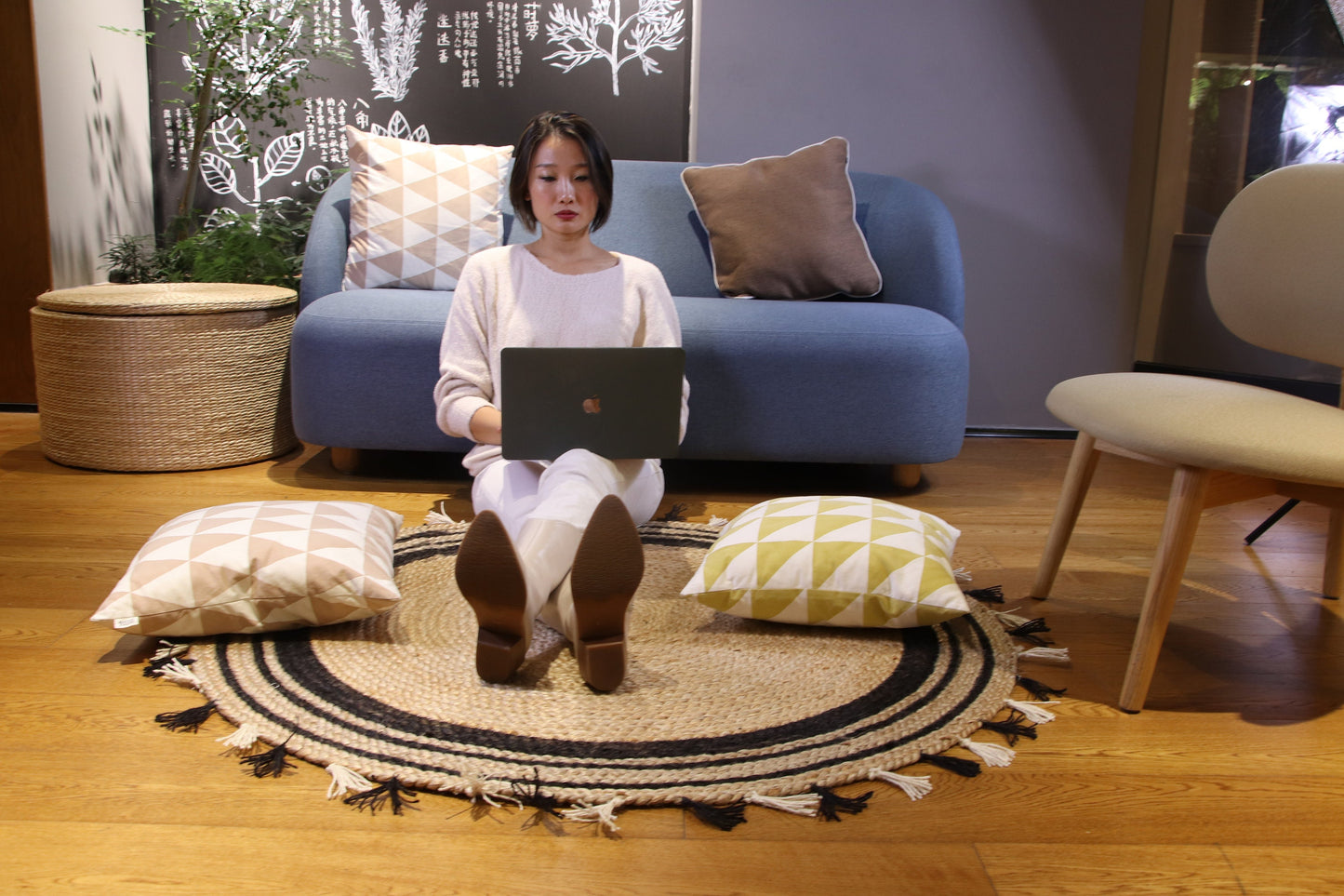 CUSTOM round brown and black woven jute rug with tassels