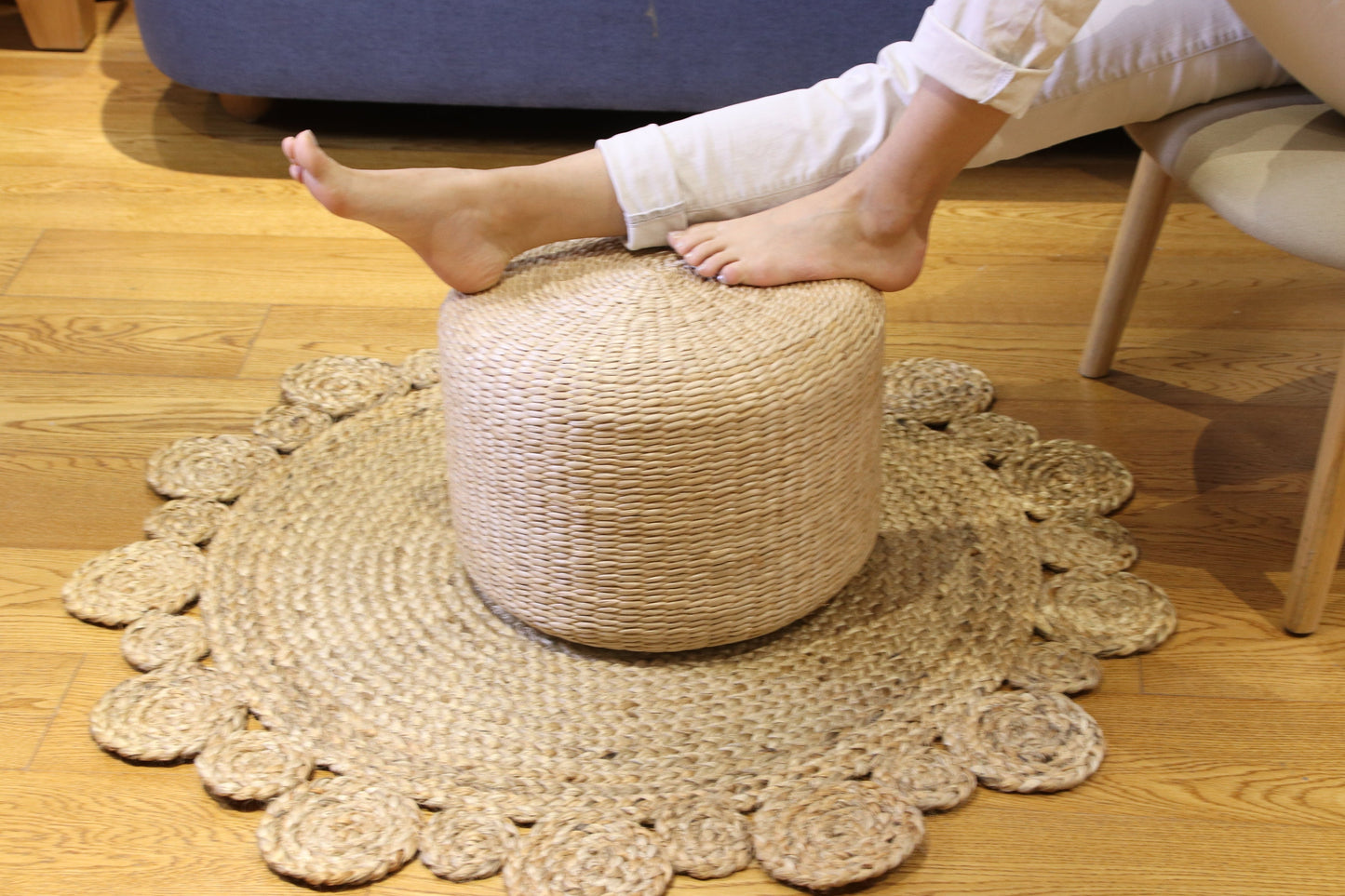 Round straw floor cushion