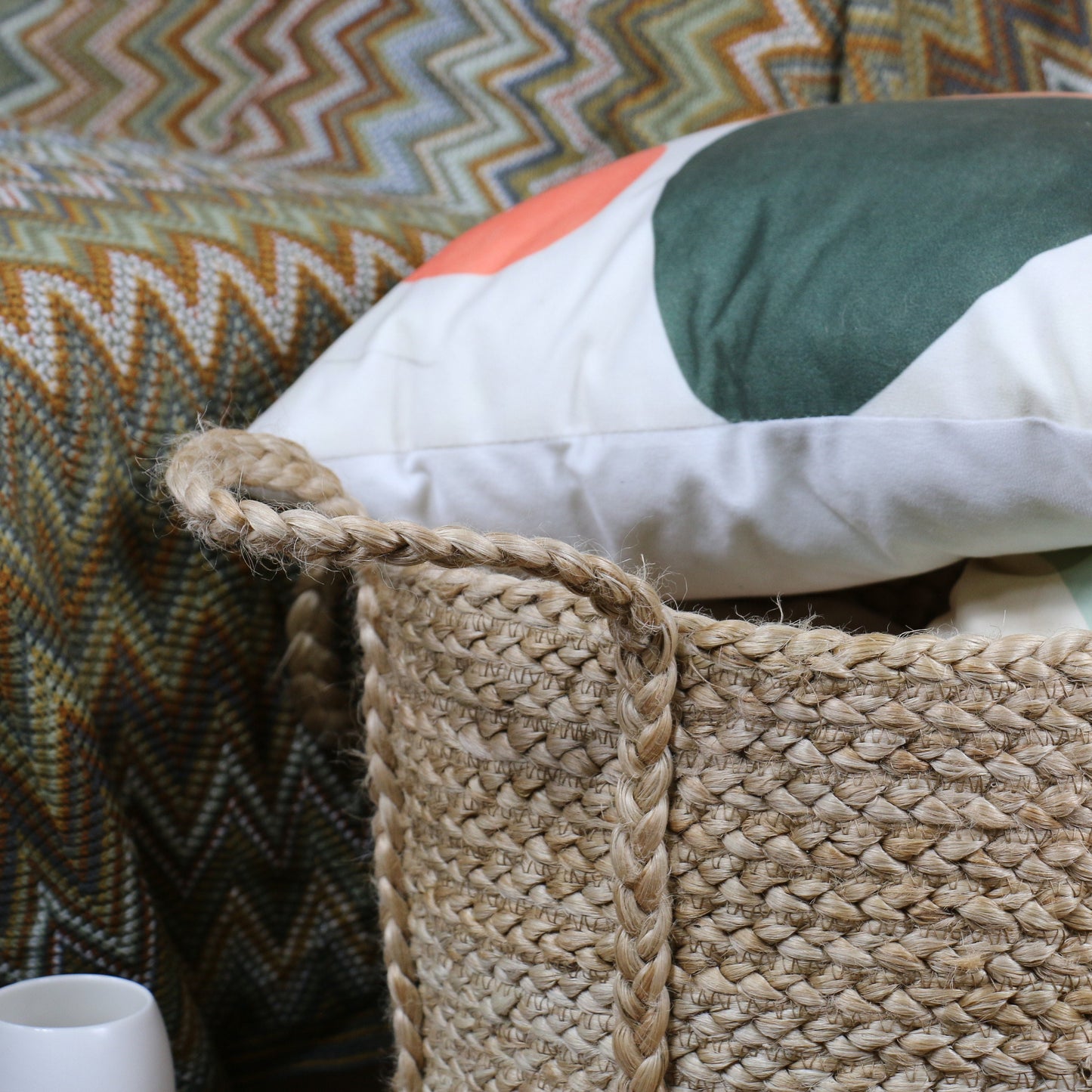 Large jute baskets with four jute handles