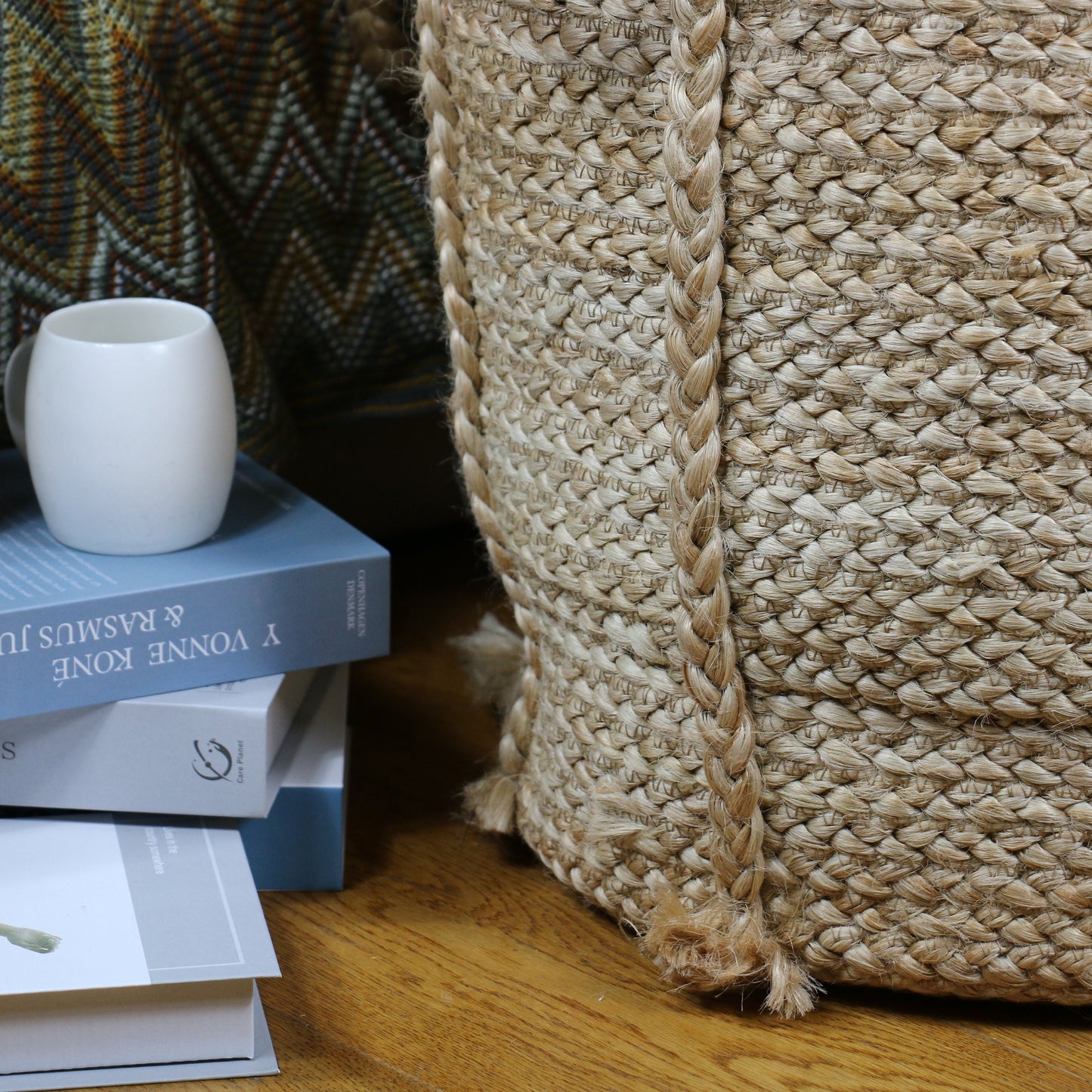 Large jute baskets with four jute handles