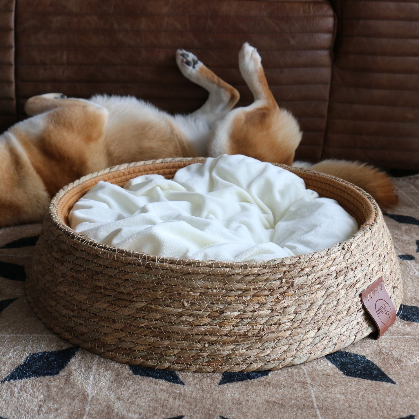 Rustic round straw and cotton rope cat bed