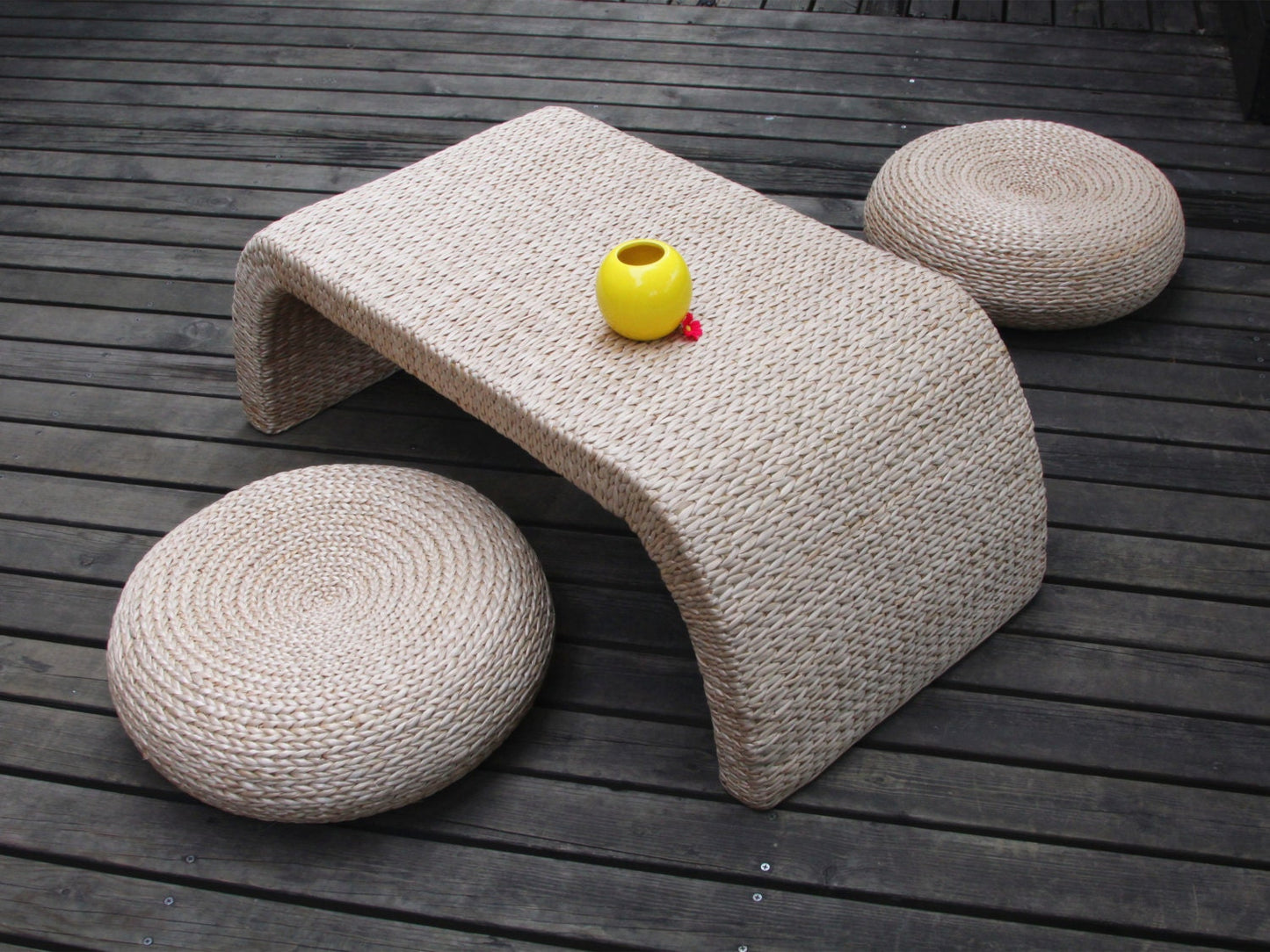 Beige Rustic coffee table and cushions set